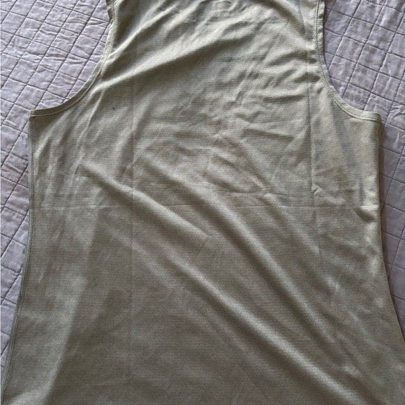 Yeti Olive Muscle Tee with Black and Yellow Print NWOT - Picture 3 of 5